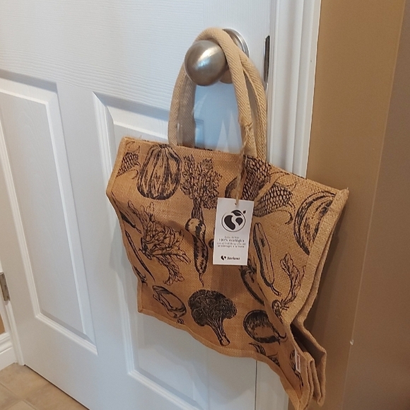 Soriana Jute Tote Bag with Vegetable Design - Picture 7 of 8